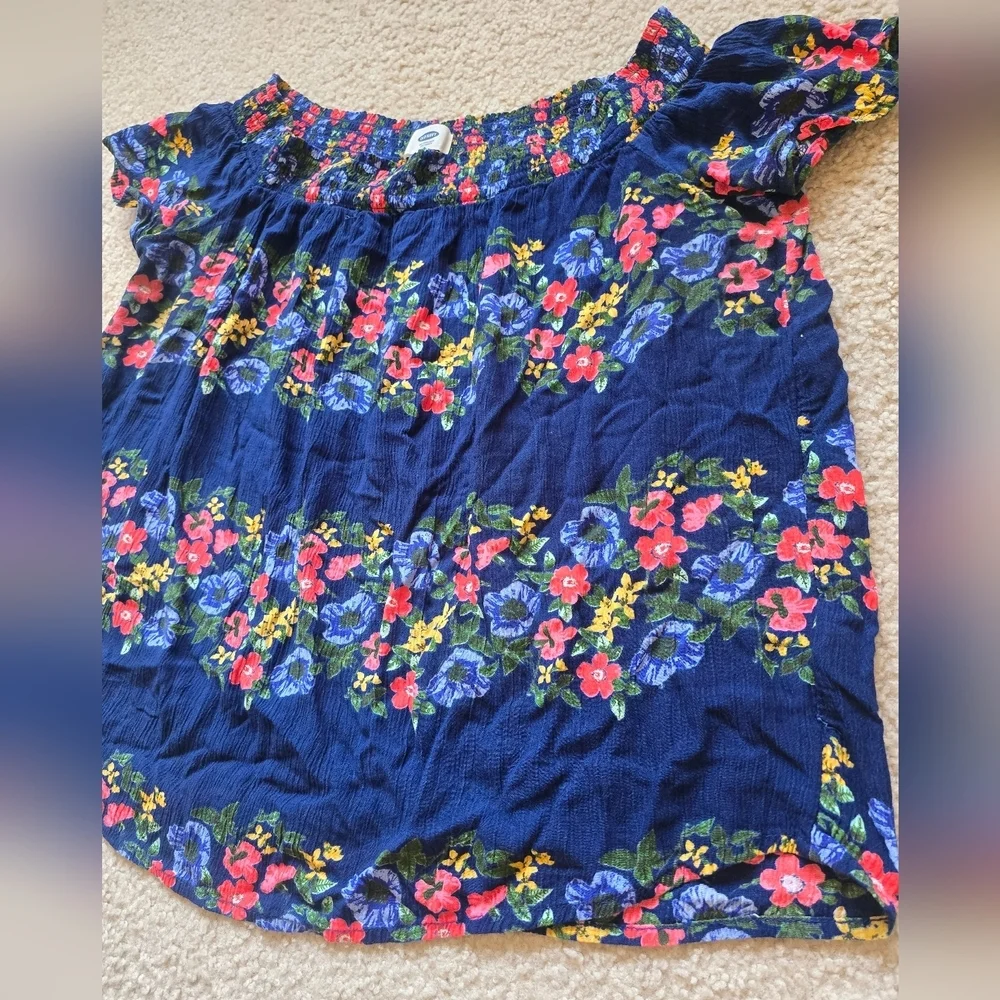 🌈O.N. 100% Rayon Smocked Neckline Floral Blouse - Picture 1 of 6